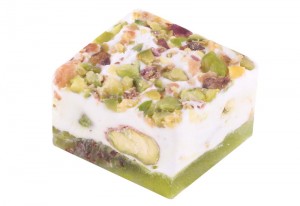 The original taste of nougat mixed with dried kiwi and fresh pistachios.