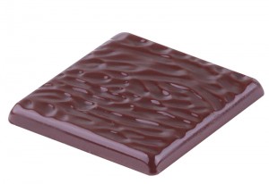Gustul intens al unei ciocolate negre, fără zahăr adăugat.